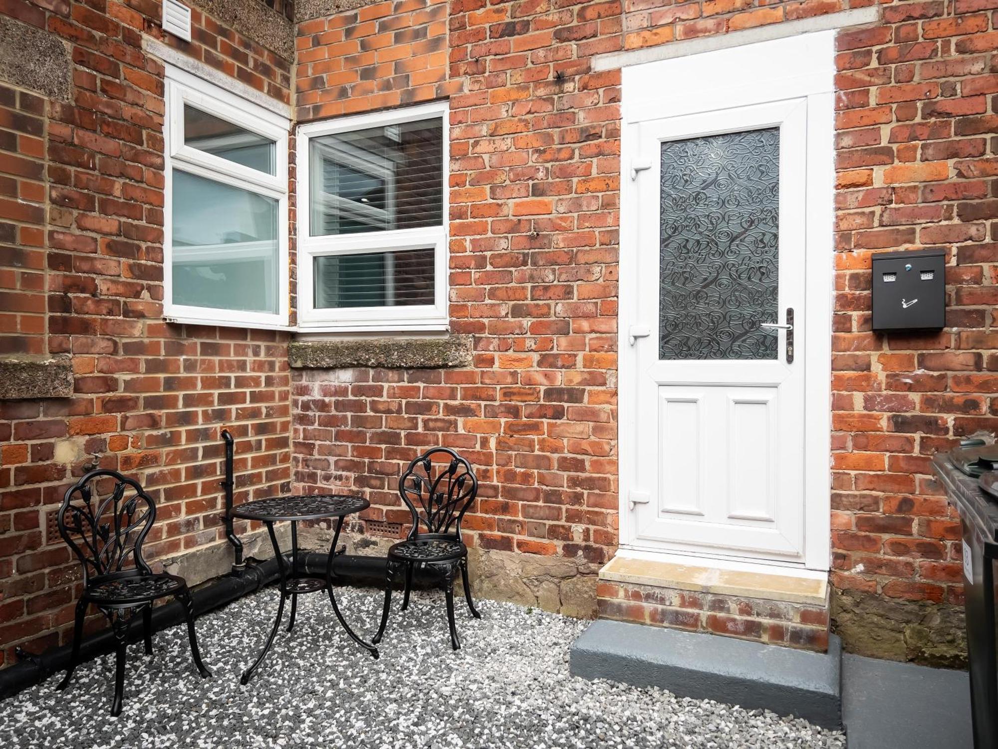 Newly Refurbished 6 Person En-Suite Apartment Tyne & Wear Newcastle Upon Tyne Killingworth Buitenkant foto