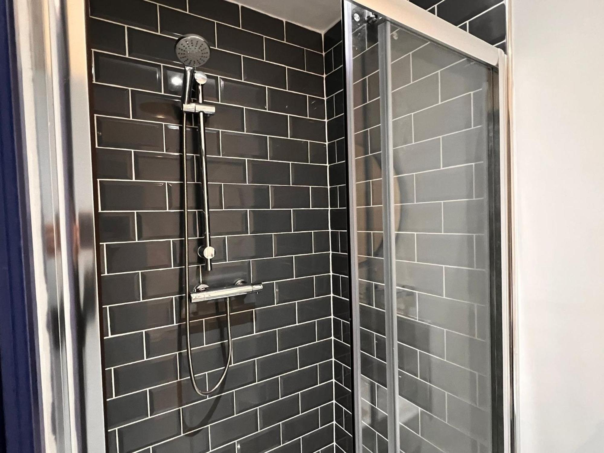 Newly Refurbished 6 Person En-Suite Apartment Tyne & Wear Newcastle Upon Tyne Killingworth Buitenkant foto